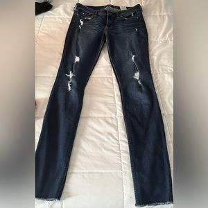 Hollister jeans!! Like new! Size 5R!